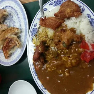 Mini Ramen, Mini Mochiko Chicken Curry Rice and 4 Pieces Gyozas Combo