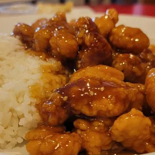 Sesame chicken with white rice