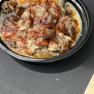 EZ Street Bowl
Buttered Mashed Potatoes/ Collard Greens/ Pulled Pork Ez Bbq Sauce/ Hawaiian Sweet Rolls

Call us-- 808-738-6624