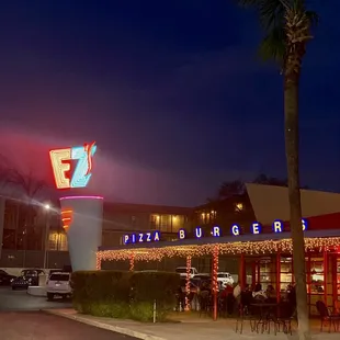 the outside of the restaurant