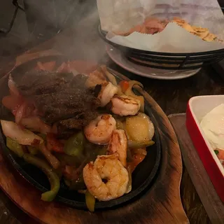 SHRIMP FAJITA