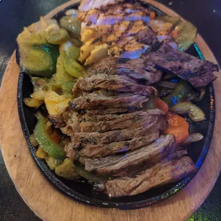 STEAK AND CHICKEN FAJITA