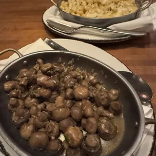 STEAKHOUSE MUSHROOMS