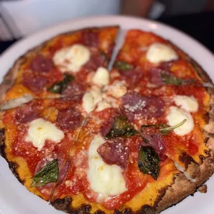 QUEEN BEE with Cauliflower Crust