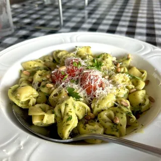 PESTO CREAM TORTELLINI