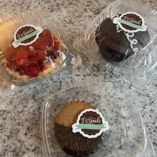 Strawberry cream pie, chocolate creme cupcake, s'more