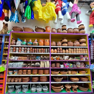 F&amp;L PINATAS Y MAS- pottery