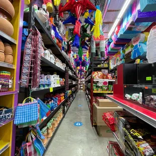 F&amp;L PINATAS Y MAS- party things