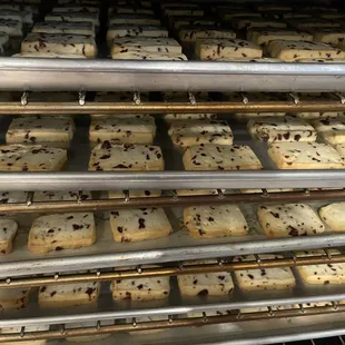 a rack of cookies