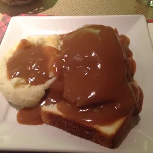 Open Roast Beef Sandwich with Mash Potatoes and Gravy