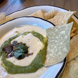 Queso-Brisket Dip