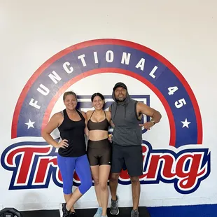 F45 Ala Moana builds community