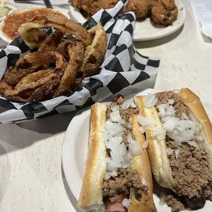 food, chicken wings and fried chicken