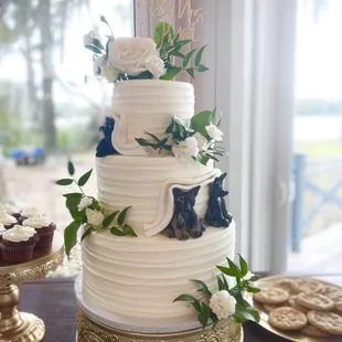 3 tier wedding cake