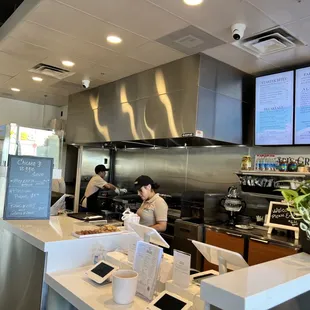 two people working in a restaurant