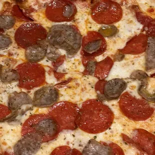 12" Pepperoni and Sausage pizza