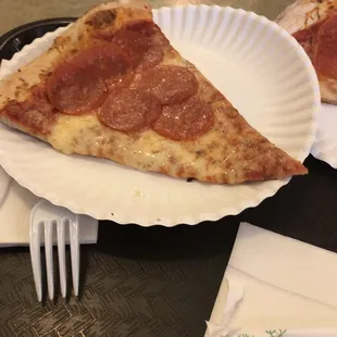 Pretty good pizza... I didn't care for the pepperoni, but the crust was perfect