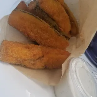 Fried zucchinis are large slices and juicy so be careful when eating them.
