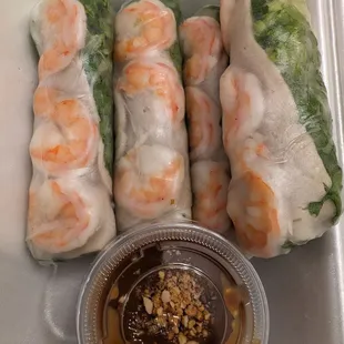 Fresh spring rolls with pork and shrimp