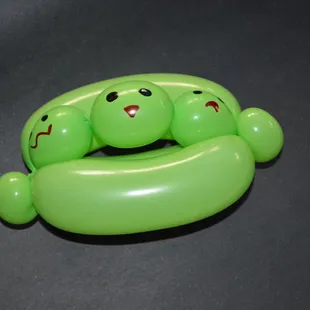 Balloon Twisting peas in a pod. Face Painting In Paradise Hawaii