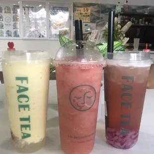 Mango Pomelo Sago, Strawberry Smoothie, Lychee &amp; Dragonfruit Tea