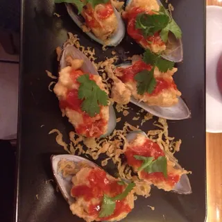 Sriracha Mussels