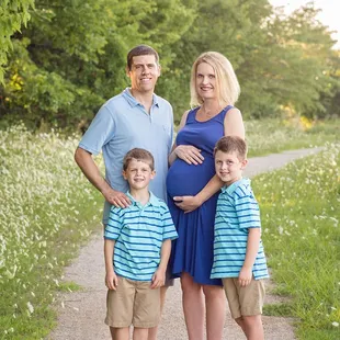 Maternity Photographer Kansas City