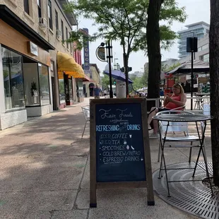 a sidewalk cafe