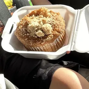 Cinnamon crunch muffin