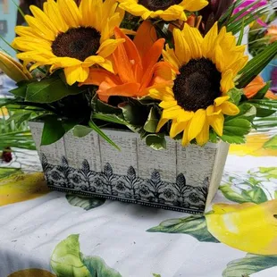 Private floral arrangement class finished product