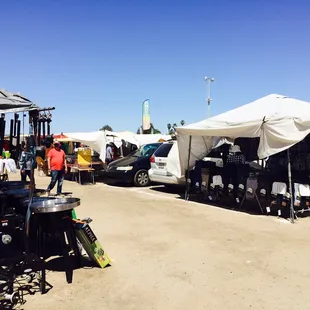 Vendors &amp; Dirt Roads