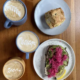 Cafe Latte, Cheddar Jalapeño scone, Avo Hummus toast