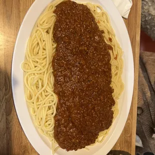 a plate of spaghetti and meat sauce