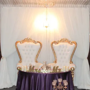 King &amp; Queen sweetheart table