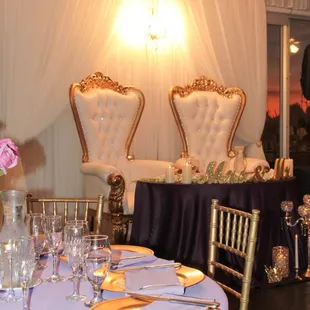 King &amp; Queen sweetheart table