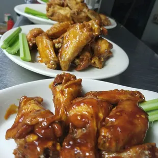 chicken wings and fried chicken, bbq wings, poultry, chicken wings, food, fried chicken wings, fried chicken, chicken, bbq chicken