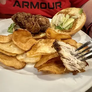 food, chicken wings and fried chicken