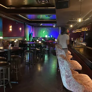 Setting up the dueling pianos.