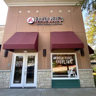 Hard to find; great to eat.  Just east of Frost Bank on Southlake Blvd.