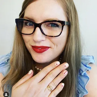 Laura R.