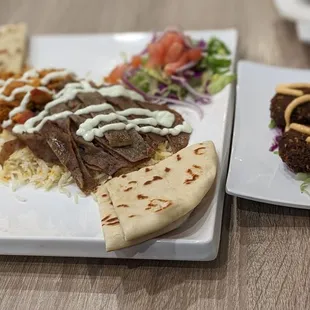 Mixed platter with chicken and gyro, and side of felafel. Delish!!