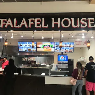 Love the food especially the Falafel and burgers.