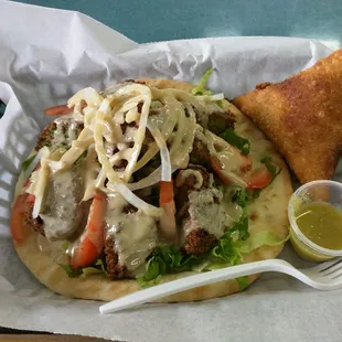 Falafel sandwich + Sambusa