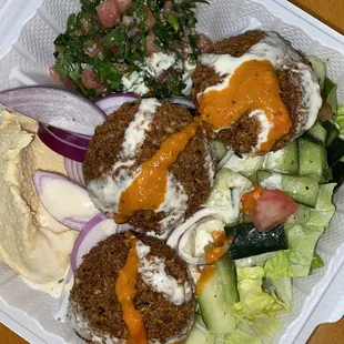 Falafel salad plate