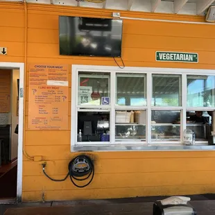 Order on the left then pick up food from the right window