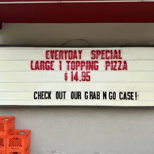 EVERYDAY PIZZA SPECIAL
LARGE ONE TOPPING
$14.95 + tax
