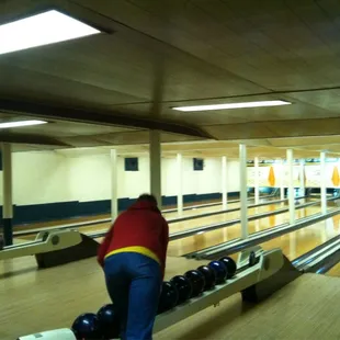 5 bowling lanes. Old fashioned keeping score by hand!