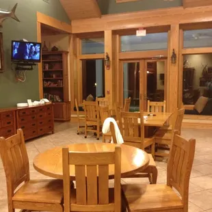 A less casual cafe, bar and breakfast nook. This place has everything from mixers to board games.