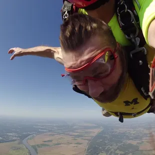 14000 ft above the KC Skyline Can't think of a better way to spend a Saturday at