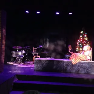 This one starts at 7:00, instead of the normal 8:00. The set for "Striking 12".